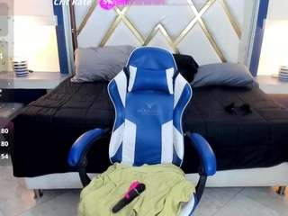 chloe-prg's CamSoda show and profile