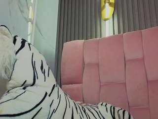 madelen-b webcam model