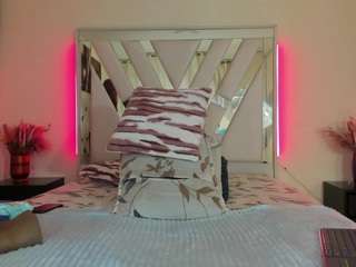 samantha-dimou live cam profile