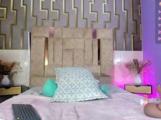 samantha-dimou live cam on CamSoda