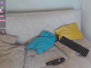 sweetbellavalery's CamSoda show and profile