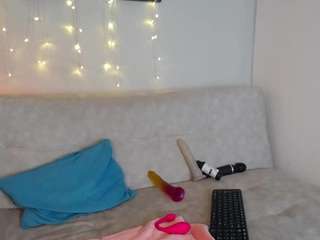 sweetbellavalery webcam