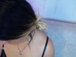 sweetbellavalery webcam