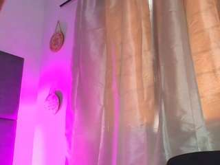 tashanaughty4u Live Webcam on CamSoda