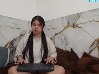 thomasandsara Live Webcam on CamSoda