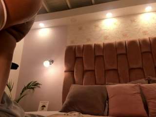 aishathornee Live Webcam on CamSoda