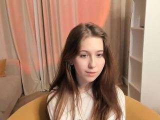 alainewoernle's CamSoda show and profile