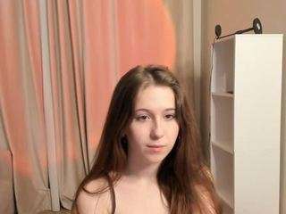 alainewoernle's CamSoda show and profile