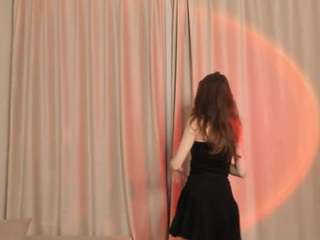 alainewoernle's CamSoda show and profile