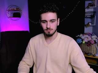 caleb-lichi Live Webcam on CamSoda