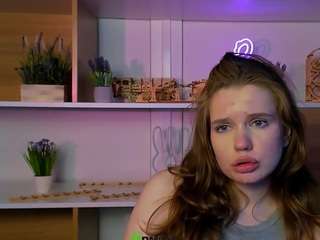 elara-doll Live Webcam on CamSoda