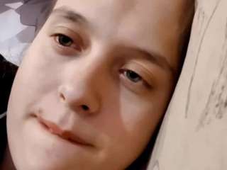 EmmaOgan live webcam on Soda Cams