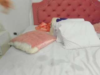 grecia-mooree's CamSoda show and profile