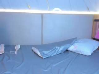 julieta-blue's CamSoda show and profile