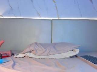 julieta-blue's CamSoda show and profile