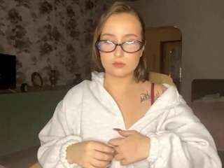 leatricevellutini's CamSoda show and profile