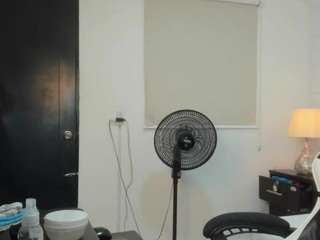 yulitza1025 Live Webcam on CamSoda