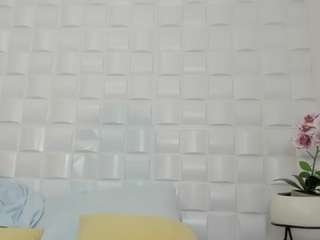 yulitza1025 live cam profile