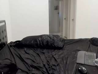 bombshellhooters18 from CamSoda is Freechat