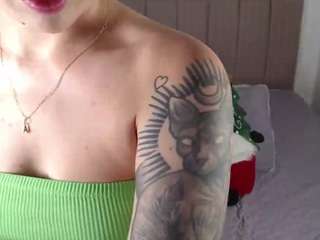 emilybluunt Live Webcam on CamSoda