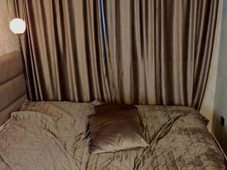 ewaheye's CamSoda show and profile