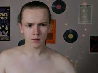 leo-void's CamSoda show and profile