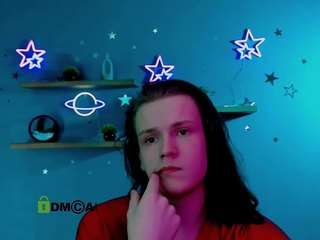 leo-void's CamSoda show and profile