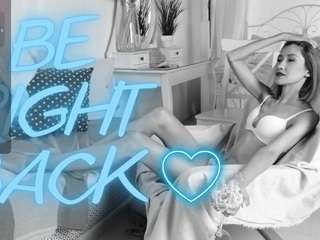 leylla13's CamSoda show and profile