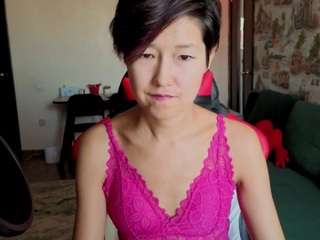 Leylla13 live cam