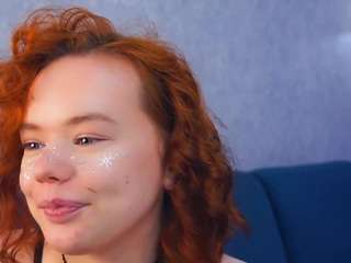 lyndsaystruck's CamSoda show and profile