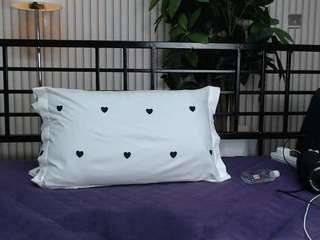 le modèle sluttylynn est en webcam porno dans un show sur le site camsoda, il possède les tags suivants: amateur,shaved pussy,handjob,ass bouncing,lovense,naked,natural,orgasm,public,pussy,smoking,gape,spank,squirter,strip,striptease,tattoos,tease,thick,toys