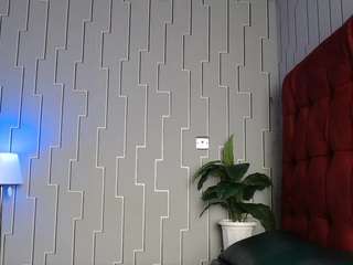 Live webcam model sluttylynn on Soda Cams