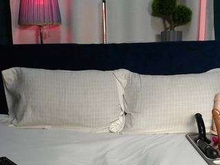 sluttylynn Live Webcam on CamSoda