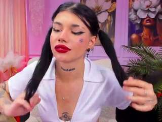 yasminwild's CamSoda show and profile