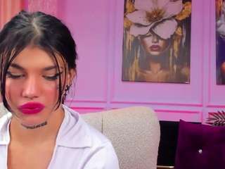 Live webcam model yasminwild on Soda Cams