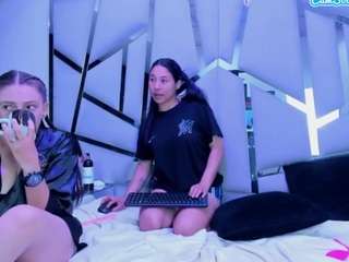 alyssaandnoah's CamSoda show and profile