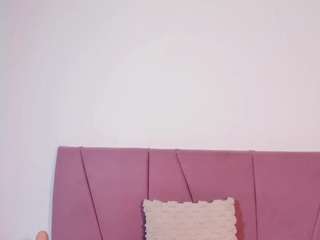 Live cam show with Elena Wolf