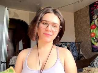 kareenspearmon's CamSoda show and profile