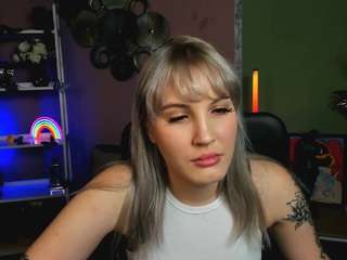 lakki-spy's CamSoda show and profile