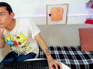  lia-steven chat room