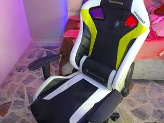 little-bubuu's CamSoda show and profile