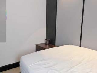 mia-collins96 webcam