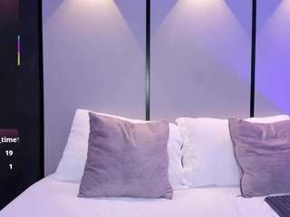 mia-collins96 live cam profile