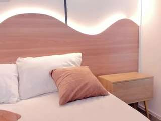 mia-collins96 webcam