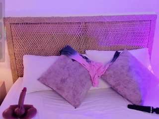 mia-collins live cam preview