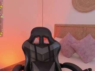 mia-collins live cam preview