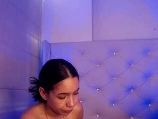 noah-and-kim69 Live Webcam on CamSoda