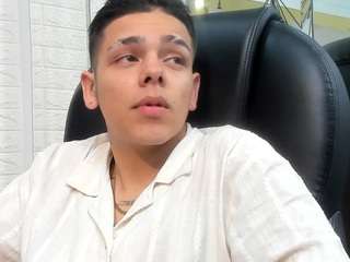 Noah-and-kim69 live webcam on Soda Cams