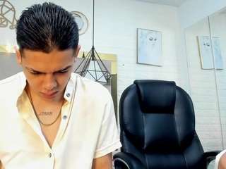 noah-and-kim69 Live Webcam on CamSoda