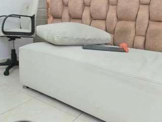 claire-bonny's CamSoda show and profile